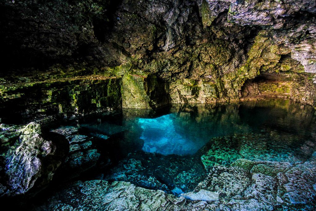 Tobermory Grotto, Bruce Peninsula